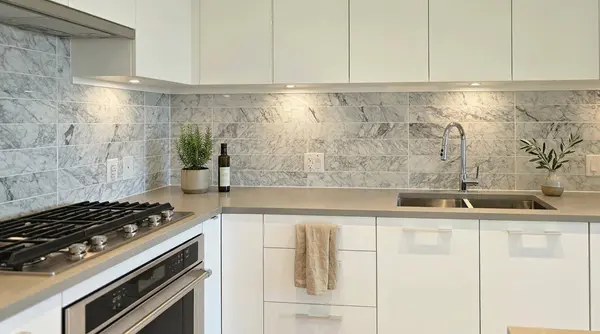 110 E 17th ST #402, North Vancouver, BC V7L 0K4