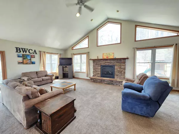 402 N 7th ST, Henderson, MN 56044