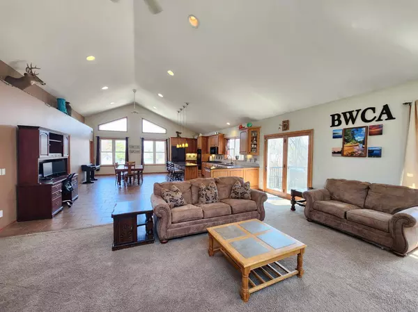 402 N 7th ST, Henderson, MN 56044