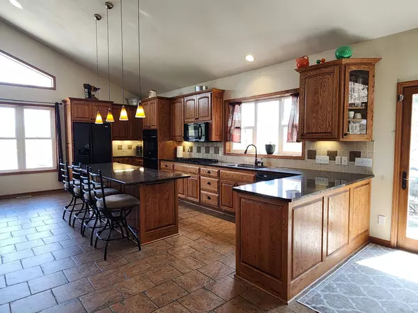 402 N 7th ST, Henderson, MN 56044