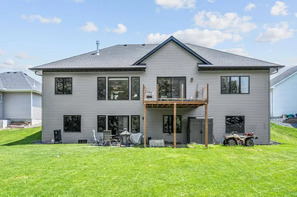 702 Eastland AVE SE, New Prague, MN 56071