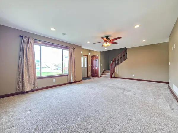 105 Taylor CIR, Le Sueur, MN 56058