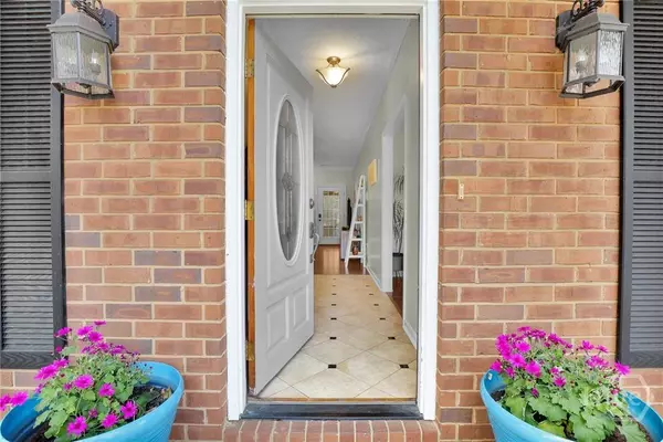 352 Harbour LN, Richmond Hill, GA 31324