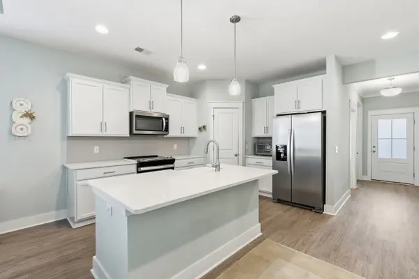 141 Mallory Pl, Pooler, GA 31322-9667