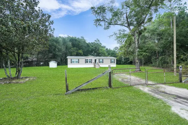 2599 Black Creek Church Rd, Ellabell, GA 31308-6424