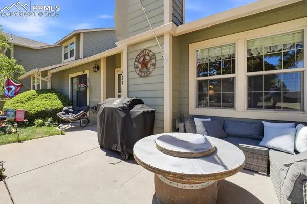 727 Crown Point DR, Colorado Springs, CO 80906