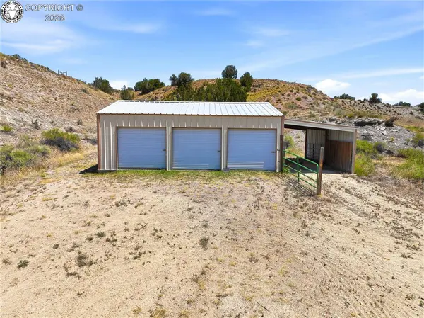 570 Valley DR