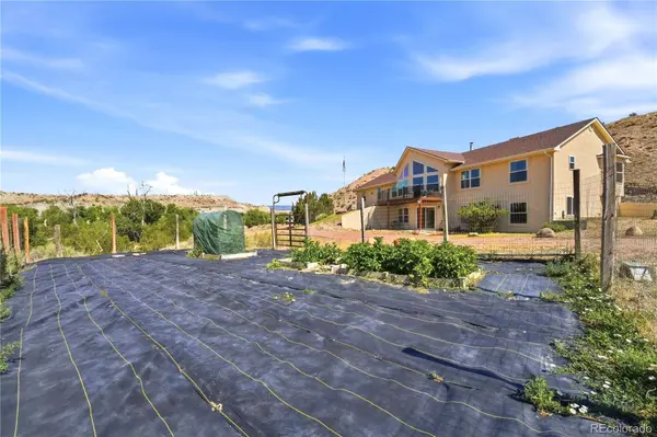 570 Valley DR, Penrose, CO 81240