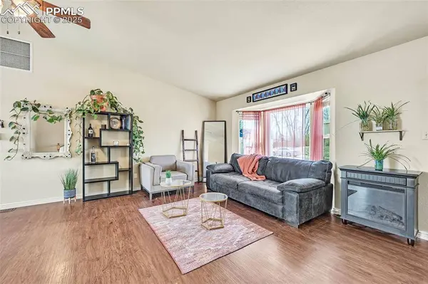 6645 Weeping Willow DR, Colorado Springs, CO 80925