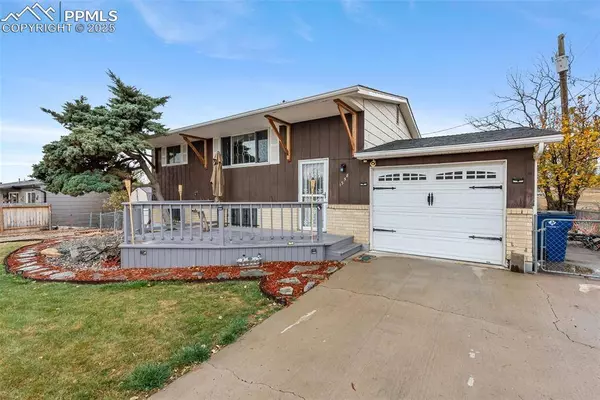 1358 Luna DR, Fountain, CO 80817