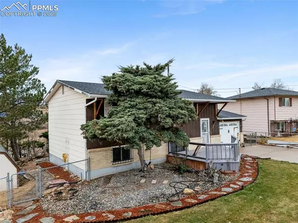 1358 Luna DR, Fountain, CO 80817