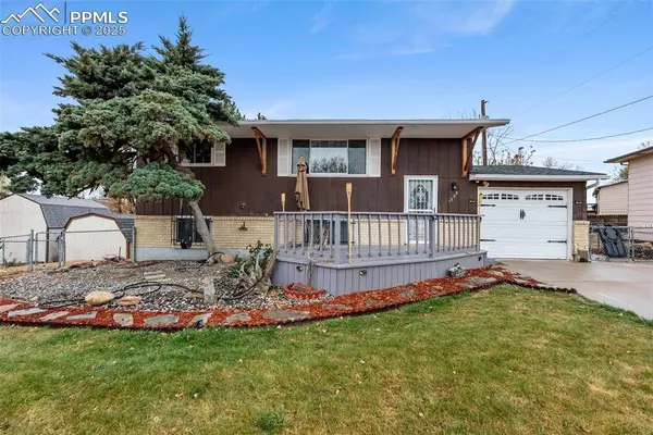 1358 Luna DR, Fountain, CO 80817