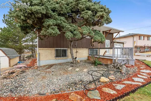 1358 Luna DR, Fountain, CO 80817