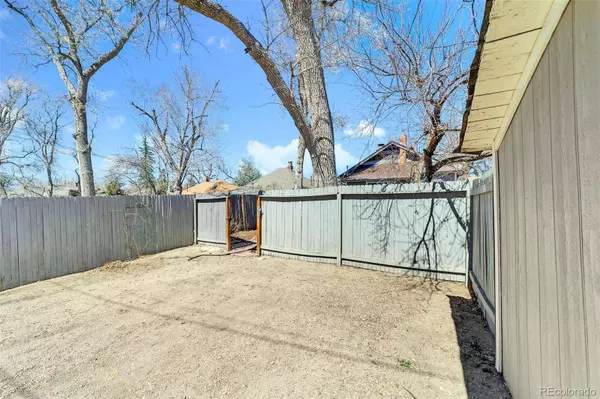 829 E Cache La Poudre ST, Colorado Springs, CO 80903