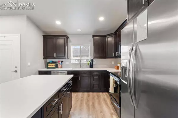 28 Shangra La DR, Colorado Springs, CO 80907