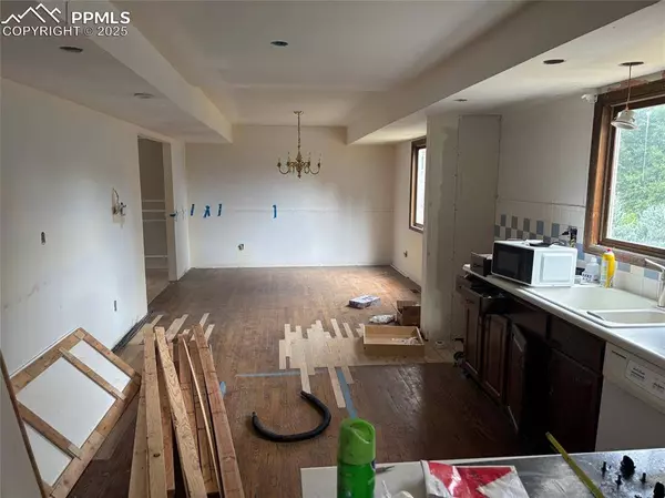 4225 Edinburgh CT, Colorado Springs, CO 80906