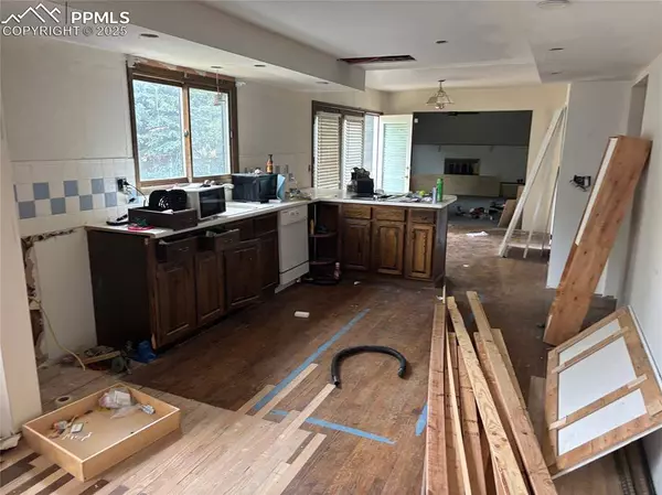 4225 Edinburgh CT, Colorado Springs, CO 80906