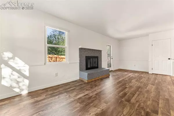 924 W Cimarron ST, Colorado Springs, CO 80905