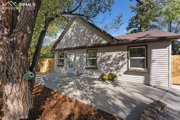 924 W Cimarron ST, Colorado Springs, CO 80905