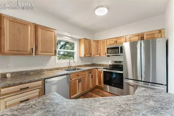 924 W Cimarron ST, Colorado Springs, CO 80905