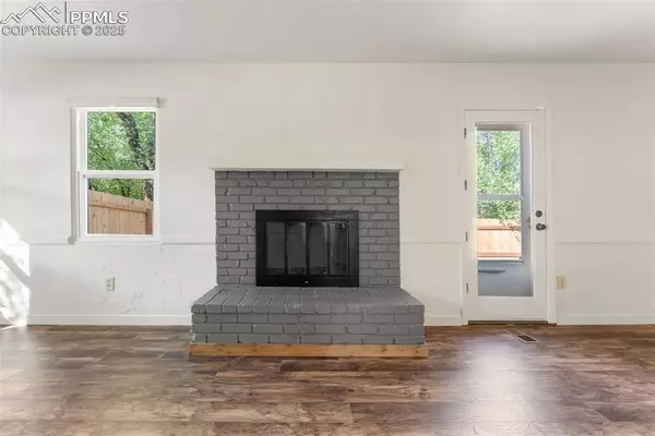 924 W Cimarron ST, Colorado Springs, CO 80905