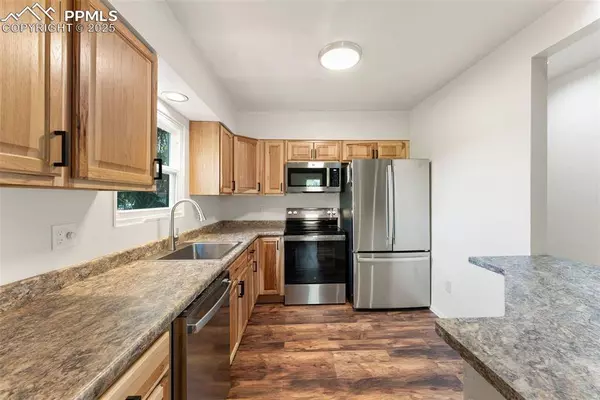 924 W Cimarron ST, Colorado Springs, CO 80905