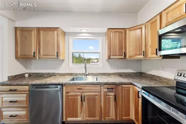 924 W Cimarron ST, Colorado Springs, CO 80905