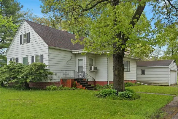 37519 N North AVE, Beach Park, IL 60087