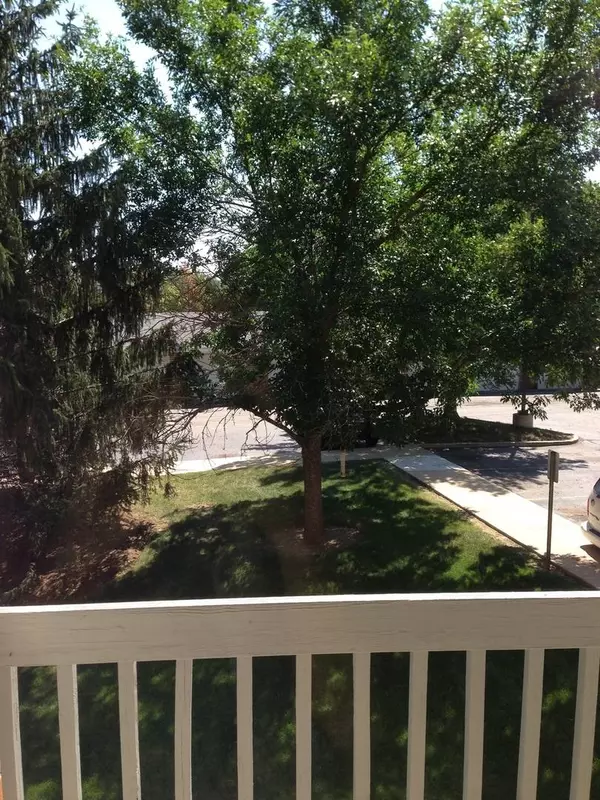 4305 W Shamrock LN #2F, Mchenry, IL 60050