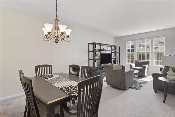 3077 Nicklaus LN, Wadsworth, IL 60083