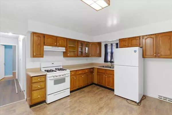 2311 Elisha AVE, Zion, IL 60099