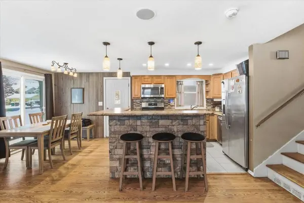 4 N lake AVE, Third Lake, IL 60030