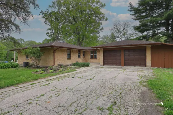 3320 Sharon PL, Zion, IL 60099