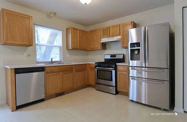 331 E Camden LN E, Round Lake Beach, IL 60073