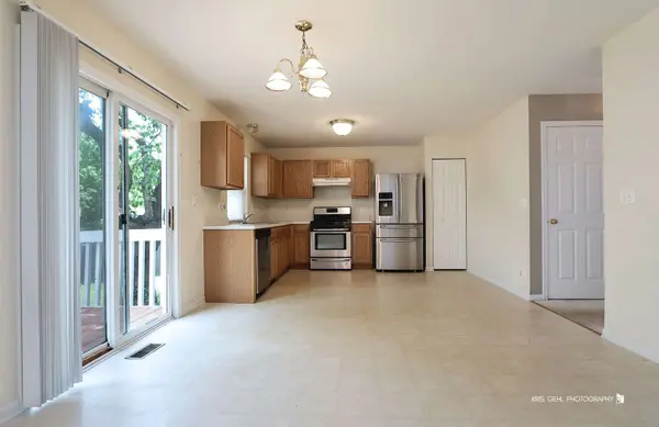 331 E Camden LN E, Round Lake Beach, IL 60073