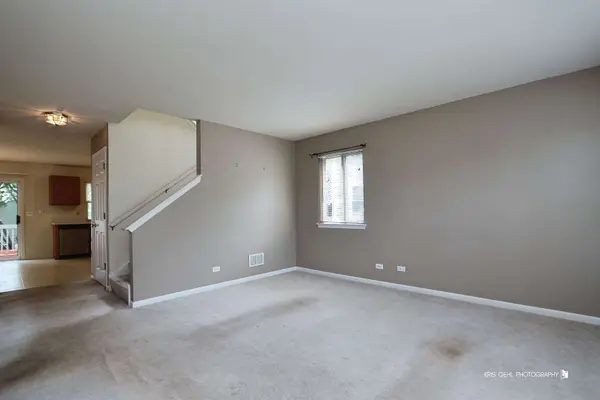 331 E Camden LN E, Round Lake Beach, IL 60073