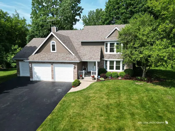 39522 N Harmony CT, Wadsworth, IL 60083