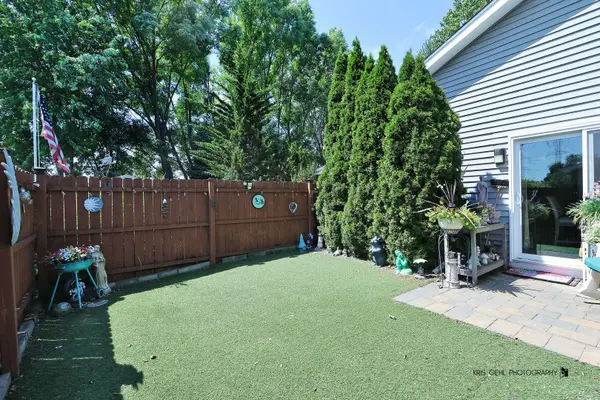 1525 Southport CT, Zion, IL 60099