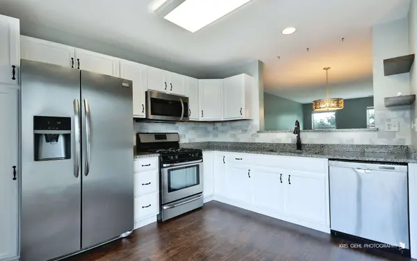 1225 Driftwood LN, Pingree Grove, IL 60140