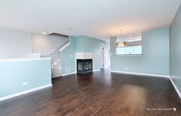 1225 Driftwood LN, Pingree Grove, IL 60140