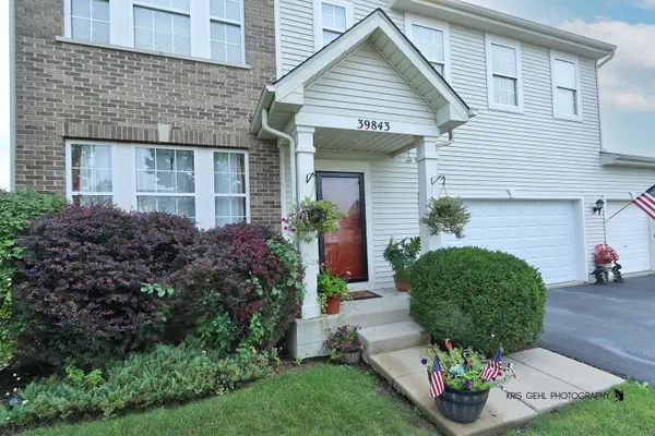 39843 Stoneywood DR, Beach Park, IL 60083