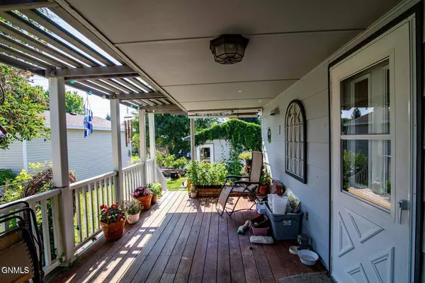 1942 N 6th ST, Bismarck, ND 58501