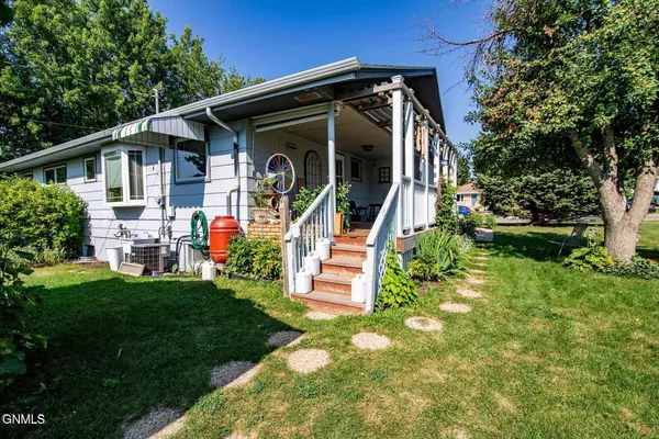 1942 N 6th ST, Bismarck, ND 58501