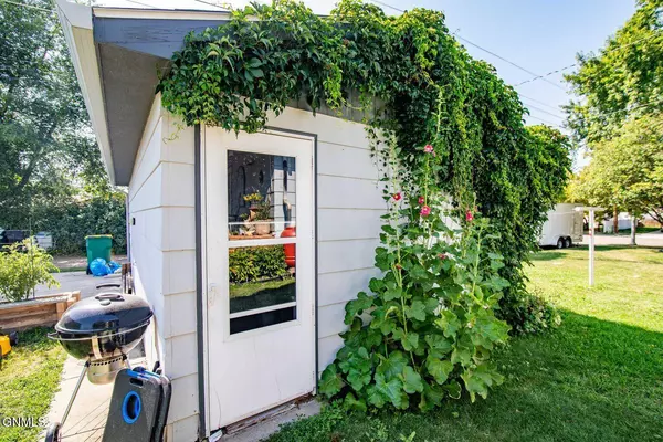 1942 N 6th ST, Bismarck, ND 58501