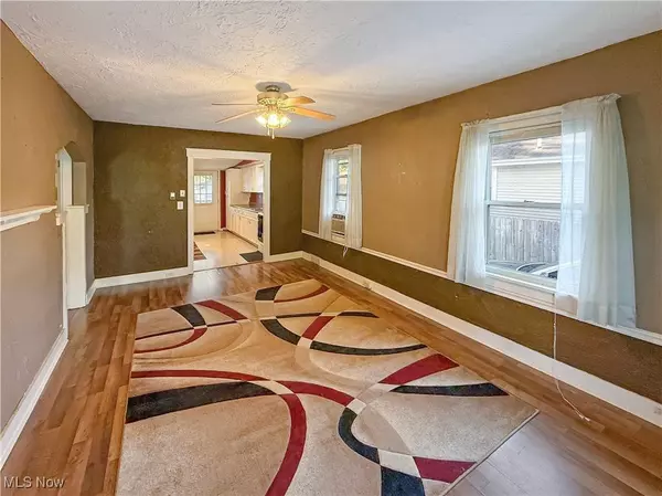 2855 6th ST, Cuyahoga Falls, OH 44221