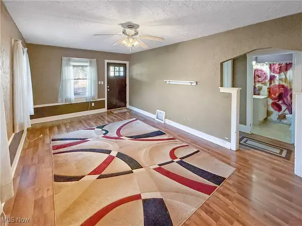 2855 6th ST, Cuyahoga Falls, OH 44221