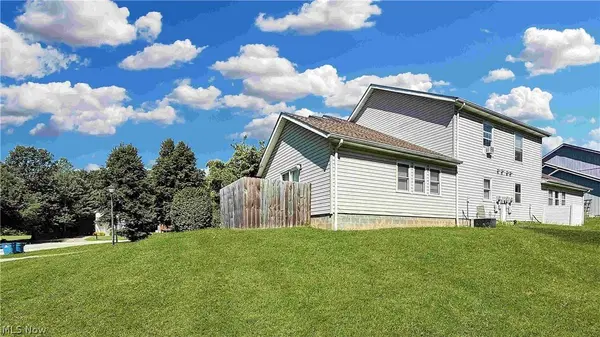 1691 Olympus DR, Kent, OH 44240