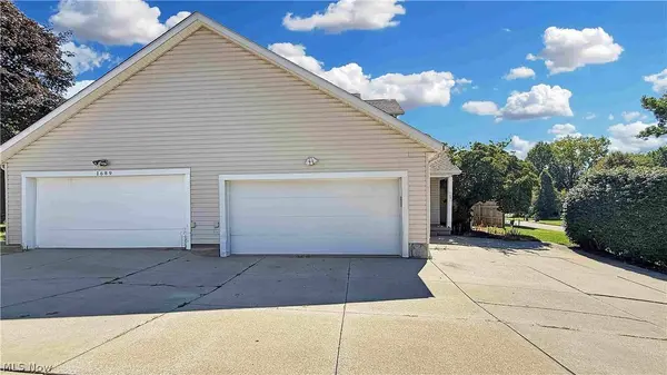 1691 Olympus DR, Kent, OH 44240
