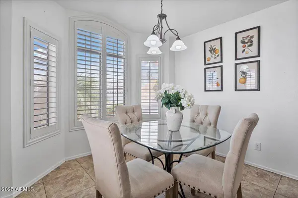 3338 E LAVEY Lane, Phoenix, AZ 85032