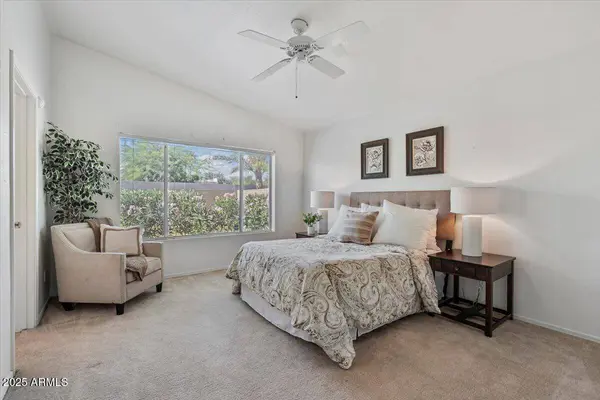 3338 E LAVEY Lane, Phoenix, AZ 85032